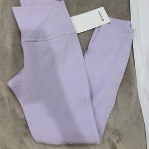 Lululemon Leggings (as pictured but tag removed. Didn’t fit me)